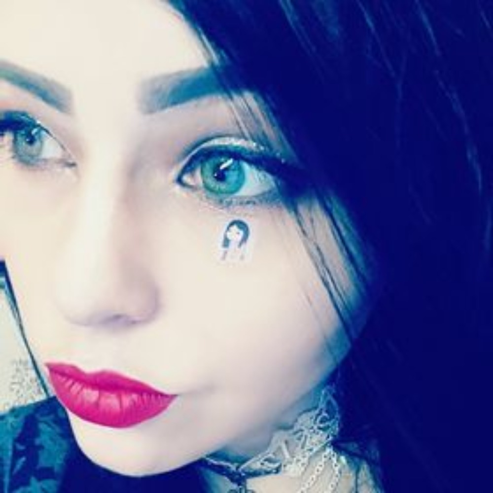 Meet your Posher, Chris (<3Peaches<3)